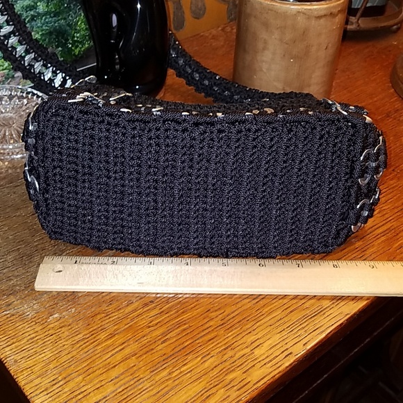 Eco chic crocheted tab purse - Picture 5 of 7